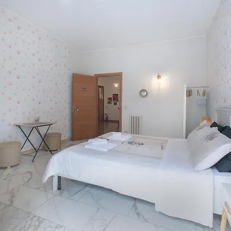 Bb Danilo Oda ve Kahvaltı Roma